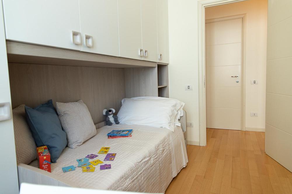 Zara D'Amare A Pesaro 10 Metri Dalla Spiaggia By Yohome Luaran gambar